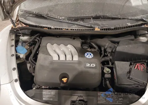 2001 Volkswagen New Beetle Gls from USA, damaged, VIN 3VWCB21C81M441818